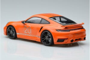 Porsche 911 992 Turbo S China 20th Anniversary Orange Minichamps 1:18 155069171 Druckguss — Bild 5 von 6