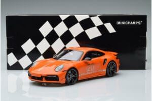 Porsche 911 992 Turbo S China 20th Anniversary Orange Minichamps 1:18 155069171 Druckguss — Bild 6 von 6