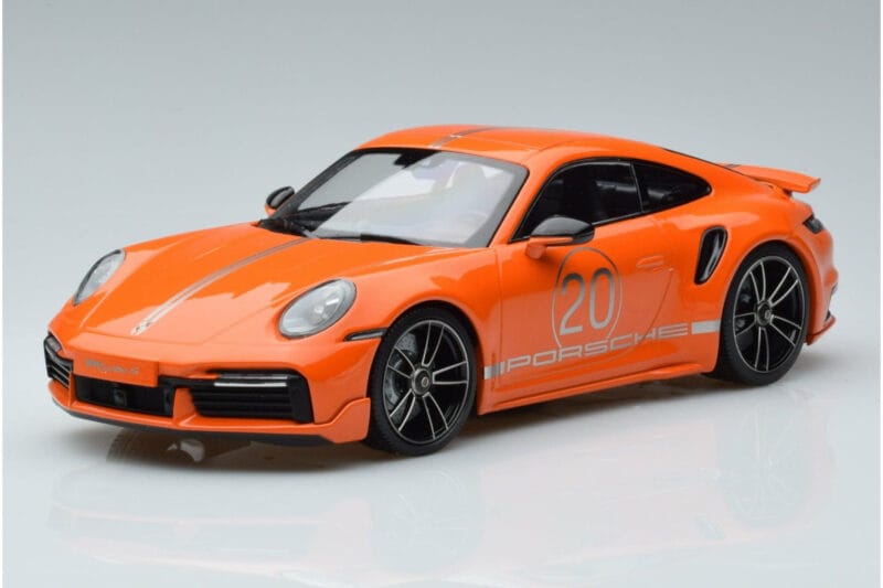 Porsche 911 992 Turbo S China 20th Anniversary Orange Minichamps 1:18 155069171 Druckguss