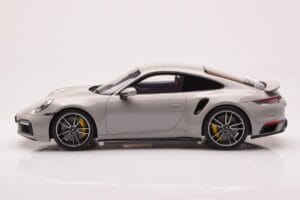 Porsche 911 992 Turbo S Crayon Grau GT Spirit 1:18 GT431 Resin — Bild 3 von 6