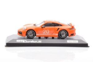 Porsche 911 992 Turbo S Gulf Orange Minichamps 1:43 WAP0209060N002 Druckguss