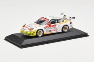 Porsche 911 996 GT3 RS McKenna #23 T. Bernhard / J. Bergmeister / M. Maassen 12 Hours of Sebring 2004 Minichamps 1:43 4000464 — Bild 2 von 4