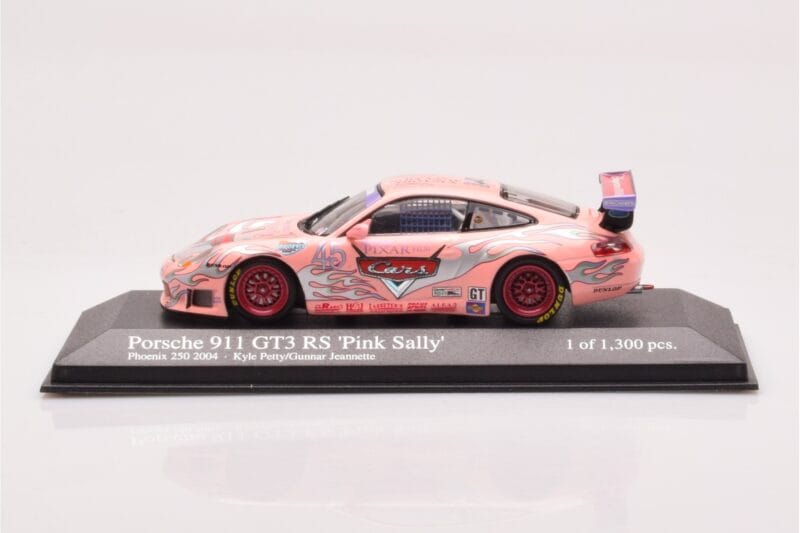 Porsche 911 996 GT3 RS Pink Sally #45 Petty / Jeanette Phoenix 250 2004 Minichamps 1:43 400046945 Druckguss
