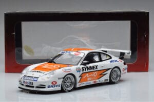 Porsche 911 996 GT3 R #1 C. Kwan Carrera Cup Asia 2004 AUTOart 1:18 80487 Druckguss — Bild 7 von 7