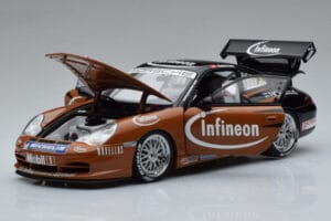 Porsche 911 996 GT3 R #2 S. Miau Carrera Cup Asia 2004 AUTOart 1:18 80488 Druckguss — Bild 2 von 7