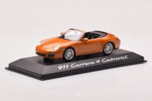 Porsche 911 997 Carrera 4 Cabriolet Orange Metallic Minichamps 1:43 WAP02001618 Druckguss — Bild 2 von 4