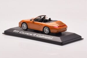 Porsche 911 997 Carrera 4 Cabriolet Orange Metallic Minichamps 1:43 WAP02001618 Druckguss — Bild 3 von 4
