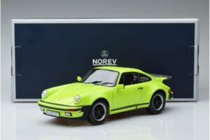 Porsche 911 930 Turbo 3.0 Hellgrün Norev 1:18 187666 Druckguss — Bild 7 von 7