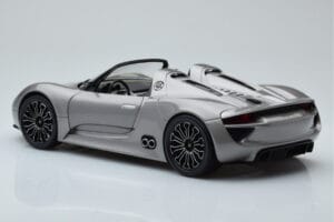 Porsche 918 Spyder Prototyp Grau Metallic Minichamps 1:18 110060030 Druckguss — Bild 5 von 7