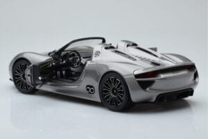 Porsche 918 Spyder Prototyp Grau Metallic Minichamps 1:18 110060030 Druckguss — Bild 6 von 7