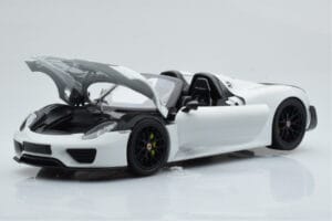 Porsche 918 Spyder Weissach Package Weiß Mit Schwarzen Rädern Minichamps 1:18 113062443 Druckguss — Bild 2 von 9