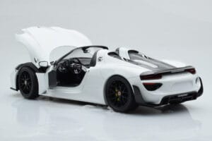 Porsche 918 Spyder Weissach Package Weiß Mit Schwarzen Rädern Minichamps 1:18 113062443 Druckguss — Bild 6 von 9
