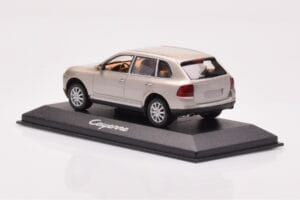 Porsche Cayenne 9PA Beige Minichamps 1:43 WAPC2000513 Druckguss — Bild 3 von 4