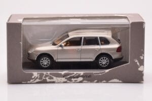 Porsche Cayenne 9PA Beige Minichamps 1:43 WAPC2000513 Druckguss — Bild 4 von 4