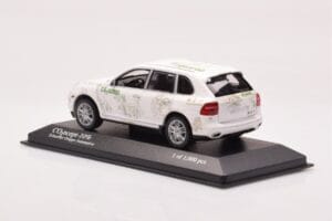 Porsche Cayenne Concept Schaeffler Gruppe Automotive Minichamps 1:43 PORSCHE-264306 Druckguss — Bild 3 von 4