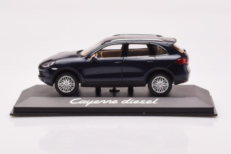 Porsche Cayenne 9PA Diesel Dunkelblau Minichamps 1:43 WAP0200030B Druckguss