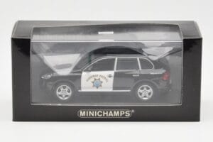 Porsche Cayenne 9PA Highway Patrol Minichamps 1:43 400066291 Druckguss — Bild 4 von 4