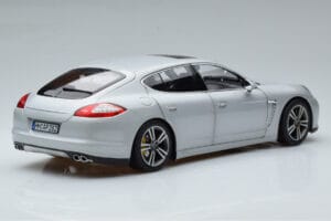 Porsche Panamera 970 Turbo Silber Norev 1:18 187609 Druckguss — Bild 3 von 7