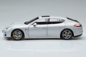 Porsche Panamera 970 Turbo Silber Norev 1:18 187609 Druckguss — Bild 4 von 7
