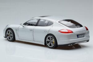 Porsche Panamera 970 Turbo Silber Norev 1:18 187609 Druckguss — Bild 6 von 7