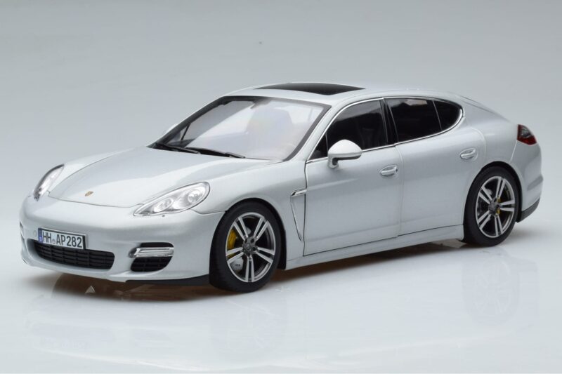 Porsche Panamera 970 Turbo Silber Norev 1:18 187609 Druckguss