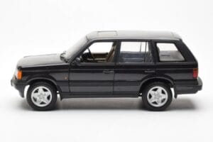Range Rover P38 4.6 HSE Schwarz Metallic AUTOart 1:18 70017 Druckguss — Bild 4 von 9