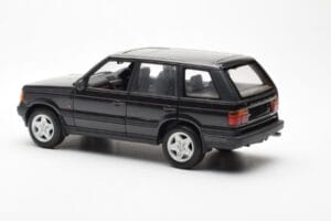 Range Rover P38 4.6 HSE Schwarz Metallic AUTOart 1:18 70017 Druckguss — Bild 5 von 9