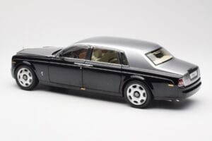 Rolls-Royce Phantom VII EWB Schwarz und Silber Kyosho 1:18 08841BKS Druckguss — Bild 7 von 8