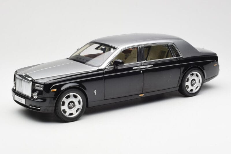 Rolls-Royce Phantom VII EWB Schwarz und Silber Kyosho 1:18 08841BKS Druckguss