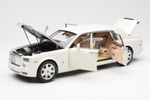 Rolls-Royce Phantom VII EWB English Weiß Kyosho 1:18 08841EW2 Druckguss — Bild 2 von 8