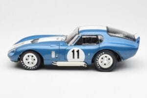 Shelby Daytona Cobra Coupe #11 S. Thompson 24 Hours of Le Mans 1965 CMR 1:18 CMR114 Druckguss — Bild 4 von 8