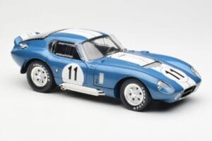 Shelby Daytona Cobra Coupe #11 S. Thompson 24 Hours of Le Mans 1965 CMR 1:18 CMR114 Druckguss — Bild 6 von 8