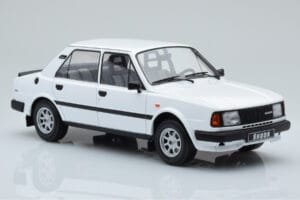 Skoda 130 L Weiß IXO 1:18 18CMC158 Druckguss — Bild 4 von 6