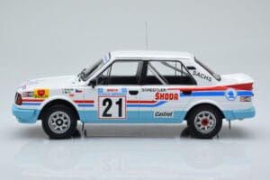 Skoda 130 LR #21 L. Krecek / B. Motl Rally Acropolis 1986 IXO 1:18 18RMC157A Druckguss — Bild 3 von 6