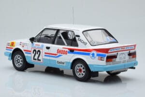 Skoda 130 LR #22 S. Kvaizar / J. Janecek Rally Acropolis 1986 IXO 1:18 18RMC157B Druckguss — Bild 5 von 6