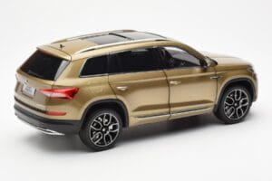 Skoda Kodiaq Gold FAW 1:18 ZSX000001GOL Druckguss — Bild 3 von 8
