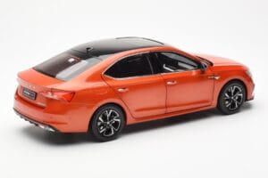 Skoda Octavia Pro Orange FAW 1:18 ZMR000006ORA Druckguss — Bild 3 von 8