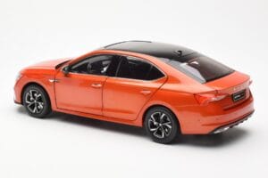 Skoda Octavia Pro Orange FAW 1:18 ZMR000006ORA Druckguss — Bild 7 von 8