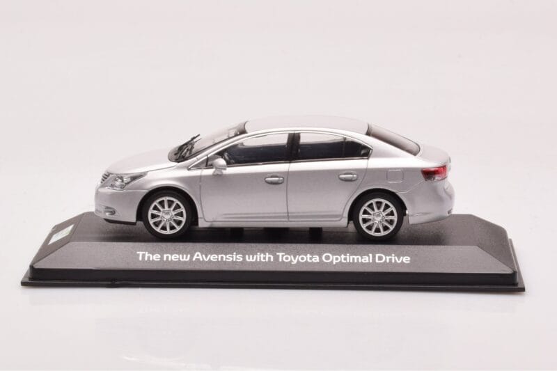Toyota Avensis T270 Silber Minichamps 1:43 403166903 Druckguss
