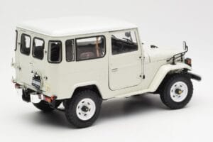 Toyota Land Cruiser FJ40 Van Weiß Kyosho 1:18 08971W Druckguss — Bild 3 von 8