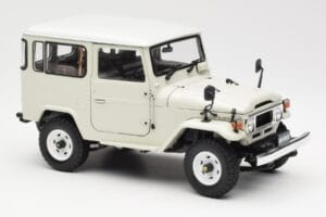 Toyota Land Cruiser FJ40 Van Weiß Kyosho 1:18 08971W Druckguss — Bild 6 von 8