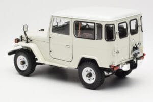 Toyota Land Cruiser FJ40 Van Weiß Kyosho 1:18 08971W Druckguss — Bild 7 von 8