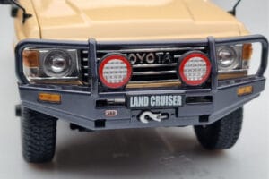 Toyota Land Cruiser 60 Beige Mit Optionalem Zubehör Kyosho 1:18 08956XBE Druckguss — Bild 9 von 12