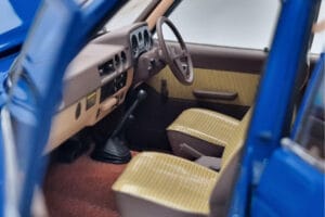 Toyota Land Cruiser 60 Blau Mit Optionalem Zubehör Kyosho 1:18 08956XBL Druckguss — Bild 10 von 11