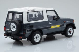 Toyota Land Cruiser LJ73 Grau Otto 1:18 OT437 Resin — Bild 2 von 6