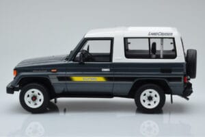 Toyota Land Cruiser LJ73 Grau Otto 1:18 OT437 Resin — Bild 3 von 6