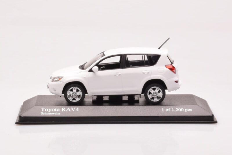 Toyota RAV4 XA30 Weiß Minichamps 1:43 400166571 Druckguss