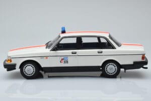 Volvo 240 GL Polizei Belgien Minichamps 1:18 155171492 Druckguss — Bild 3 von 6