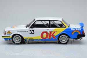 Volvo 240 Turbo Beckers #33 Andersson / Petersson / Linder ETCC Zolder 1985 IXO 1:18 18RMC105B Druckguss — Bild 3 von 6