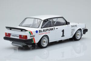 Volvo 240 Turbo IPS Racing Blaupunkt #1 P. Stureson DTM Zolder 1986 IXO 1:18 18RMC106 Druckguss — Bild 2 von 6